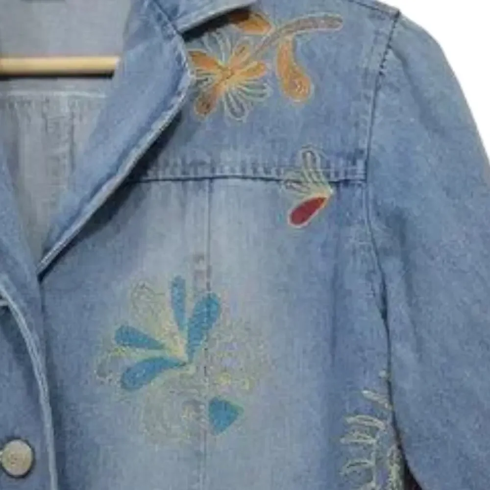 Clio  Embroidered Denim Jean Jacket Size 4 in Wonderful condition